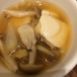 キノコと豆腐の簡単スープ